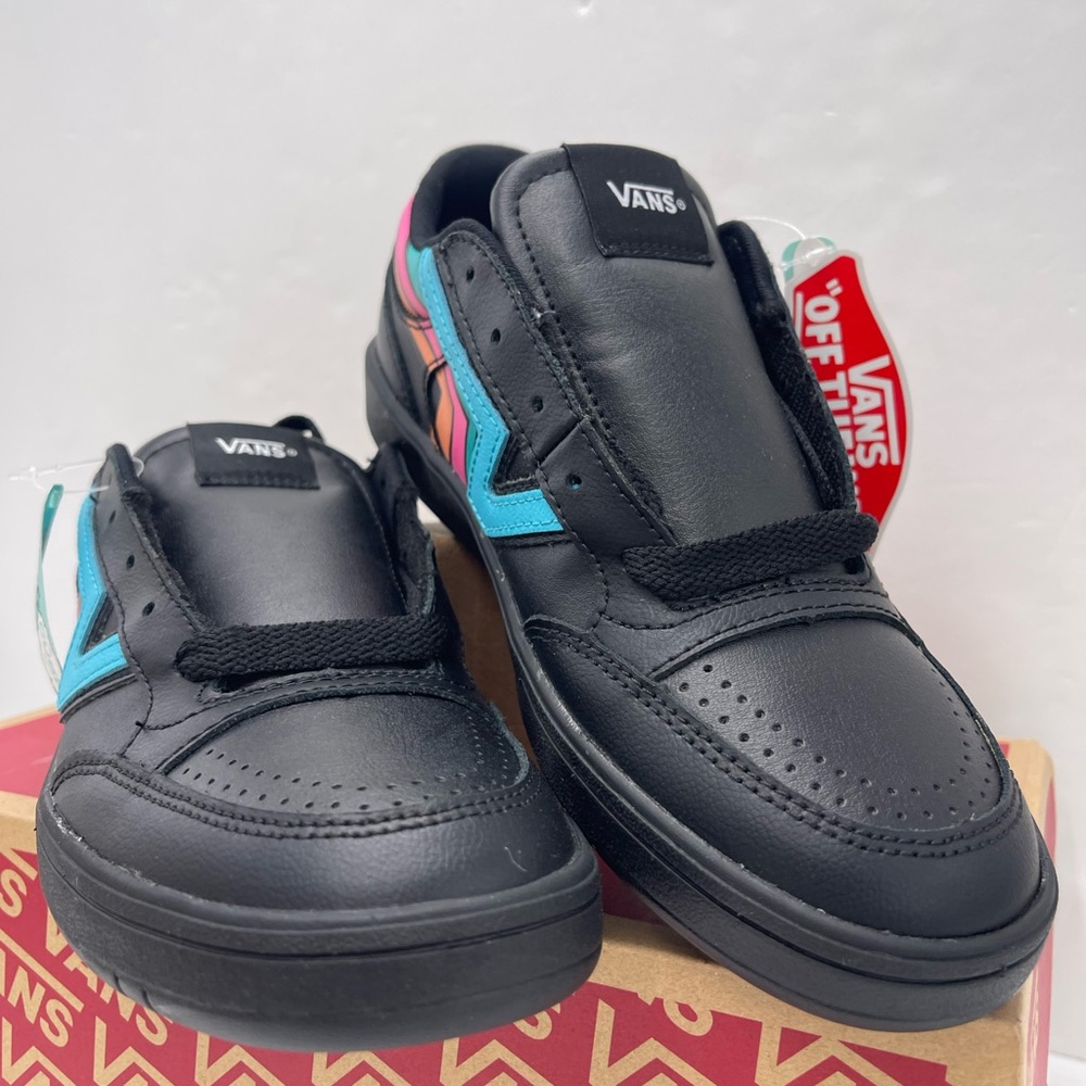Vans Men’s Lowland Cc (Fader) Black/Multi
VN0A4TZY9OL
Black Multicolor Sneakers - Picture 8 of 16